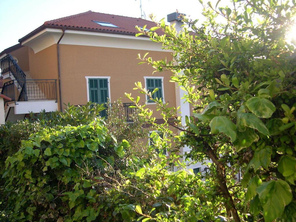 Les Bijoux Apartments Pietra Ligure Quarto foto